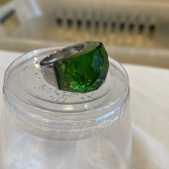 ✨ Oversized Peridot Crystal Statement Ring Green Gemstone sz 8 silver titanium - Picture 4 of 6